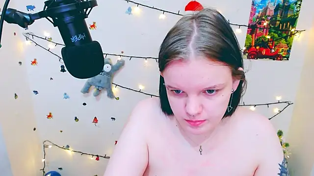 Snapshot of DivaMarisa chatting on December 2024 08:06:02 AM DivaMarisa online show from December 2024 08:06:02 AM