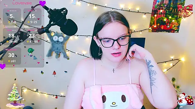 Snapshot of DivaMarisa chatting on December 2024 11:17:01 AM DivaMarisa online show from December 2024 11:17:01 AM