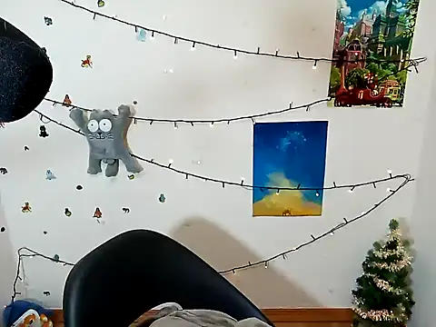 Snapshot of DivaMarisa chatting on December 2024 04:40:01 PM DivaMarisa online show from December 2024 04:40:01 PM