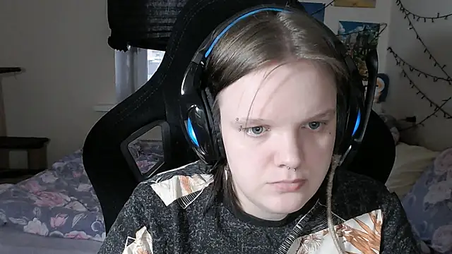 Snapshot of DivaMarisa chatting on March 2025 12:22:01 PM DivaMarisa online show from March 2025 12:22:01 PM