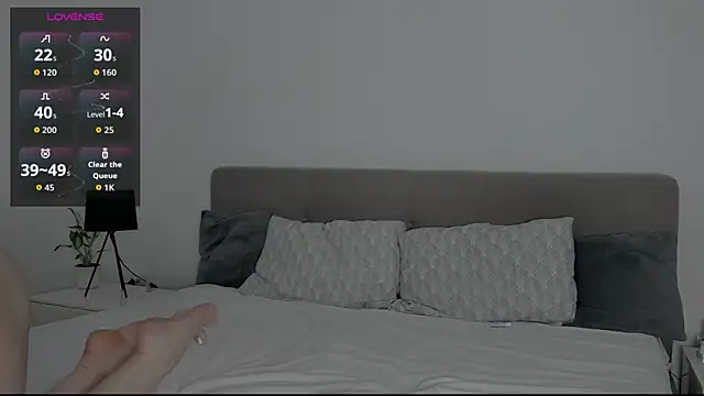 Snapshot of AllisonSky chatting on November 2025 04:07:01 PM AllisonSky online show from November 2025 04:07:01 PM