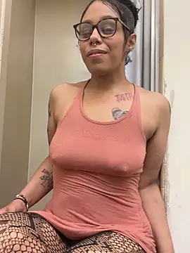 Snapshot of Princess_Desirae chatting on May 2026 06:15:02 PM Princess Desirae online show from May 2026 06:15:02 PM