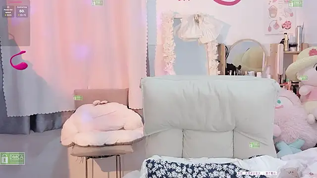 Carly 1 online show from October 2025 05:35:01 PM