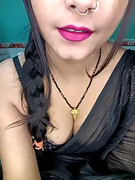 Snapshot of Diamond_queeen chatting on January 2025 07:54:01 PM Diamond queeen online show from January 2025 07:54:01 PM