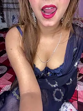 Diamond queeen online show from November 2025 04:11:02 PM