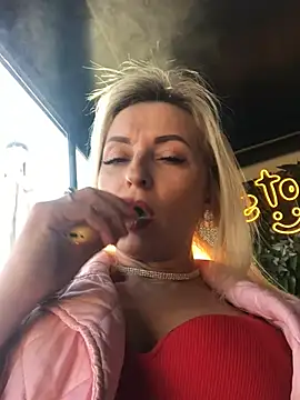 Diamond Bunny  online show from January 2025 02:21:01 PM