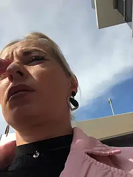 Diamond Bunny  online show from March 2025 12:31:02 PM