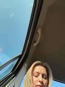 Diamond Bunny  online show from February 2026 01:22:02 PM