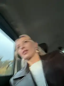 Diamond Bunny  online show from March 2026 03:51:01 PM