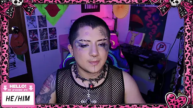 Snapshot of masterkevinftm chatting on May 2026 06:43:01 AM masterkevinftm online show from May 2026 06:43:01 AM
