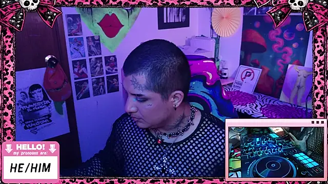 Snapshot of masterkevinftm chatting on May 2026 12:01:01 PM masterkevinftm online show from May 2026 12:01:01 PM