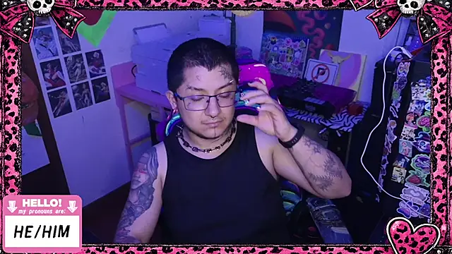 Snapshot of masterkevinftm chatting on May 2026 07:05:01 AM masterkevinftm online show from May 2026 07:05:01 AM
