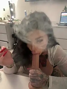 krysstal003 online show from December 2024 09:22:02 PM