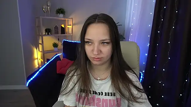 Snapshot of ElysLunar chatting on January 2025 06:11:02 AM ElysLunar online show from January 2025 06:11:02 AM