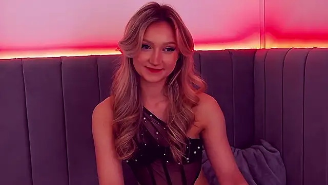 MiaNixan online show from March 2025 03:22:02 AM