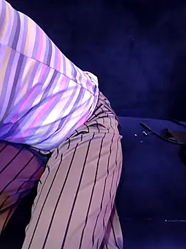 kaveerpooja947 online show from April 2026 05:12:02 PM