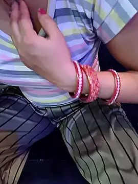 kaveerpooja947 online show from April 2026 06:10:01 PM