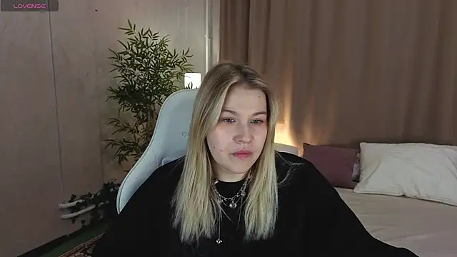 Colleen Blake online show from April 2026 05:02:02 PM