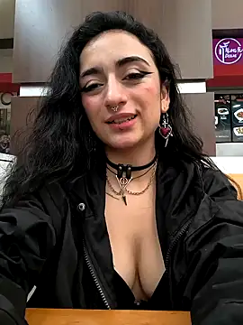 Snapshot of Lila_Desiree chatting on September 2025 04:45:01 PM Lila Desiree online show from September 2025 04:45:01 PM