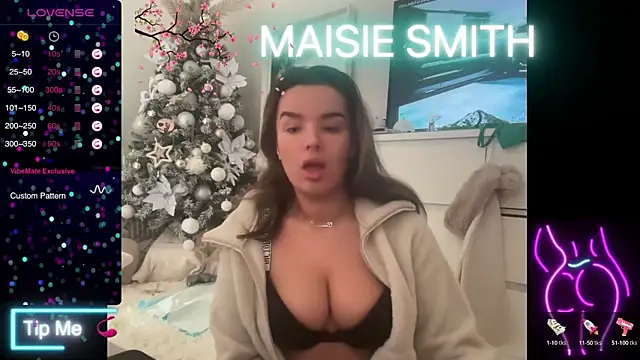 Snapshot of maisiesmithx chatting on December 2024 11:14:02 AM maisiesmithx online show from December 2024 11:14:02 AM