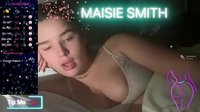 Snapshot of maisiesmithx chatting on December 2024 12:32:02 AM maisiesmithx online show from December 2024 12:32:02 AM