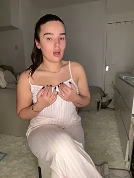 Snapshot of maisiesmithx chatting on January 2025 09:14:02 PM maisiesmithx online show from January 2025 09:14:02 PM