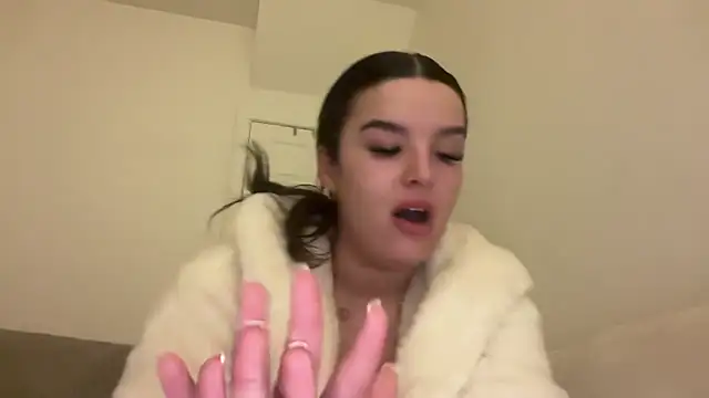 Snapshot of maisiesmithx chatting on January 2025 11:35:01 PM maisiesmithx online show from January 2025 11:35:01 PM