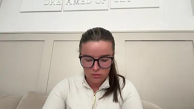 Snapshot of maisiesmithx chatting on September 2025 12:37:01 PM maisiesmithx online show from September 2025 12:37:01 PM