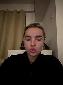 maisiesmithx online show from October 2025 10:25:02 PM