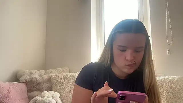 Snapshot of maisiesmithx chatting on July 2026 12:40:01 PM maisiesmithx online show from July 2026 12:40:01 PM