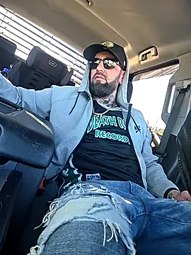 Beardedtattood online show from October 2025 01:45:02 PM