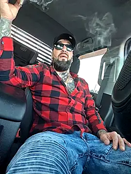 Beardedtattood online show from November 2025 12:27:02 PM