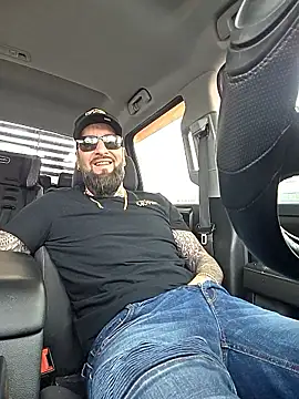 Beardedtattood online show from December 2025 02:59:01 PM