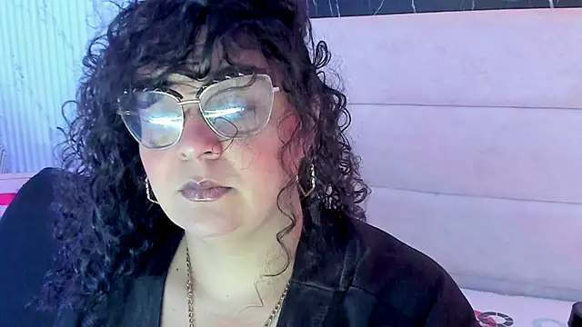 Snapshot of Reginavegaa chatting on May 2026 09:25:01 AM Reginavegaa online show from May 2026 09:25:01 AM
