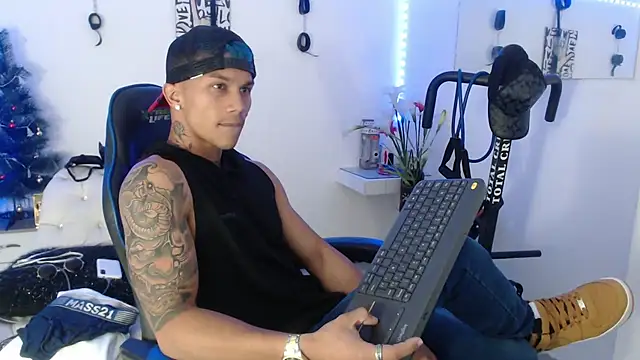 Leonard Price online show from February 2025 03:51:02 PM