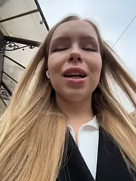 mur girl online show from November 2025 11:43:02 AM