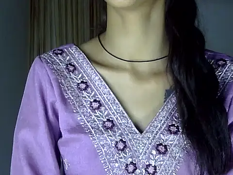 MAAYRA 09 online show from September 2025 06:12:02 PM