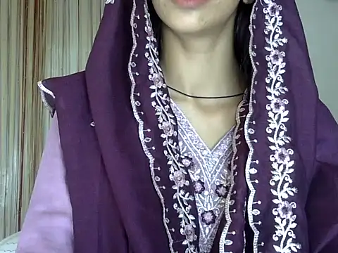 MAAYRA 09 online show from September 2025 10:42:02 AM