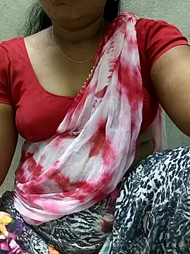 Snapshot of MaaliiiPonuTamil chatting on February 2026 12:11:02 AM MaaliiiPonuTamil online show from February 2026 12:11:02 AM