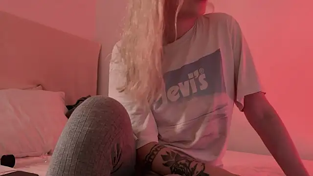 Snapshot of h2h0e chatting on December 2024 07:38:02 PM h2h0e online show from December 2024 07:38:02 PM