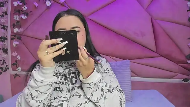 Victoria Rossy online show from November 2025 08:38:02 PM