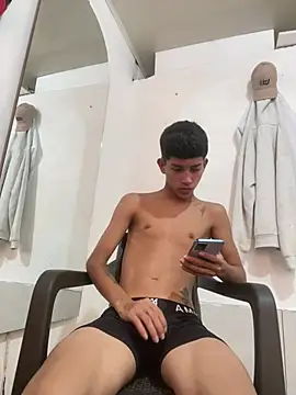 Snapshot of migueyalejo_teens chatting on May 2026 02:23:02 PM migueyalejo teens online show from May 2026 02:23:02 PM