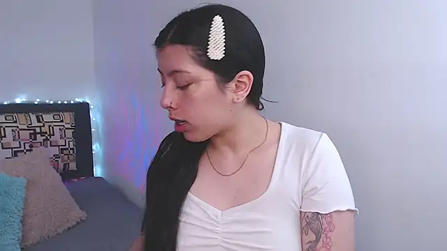 iam emy online show from October 2025 08:02:02 PM