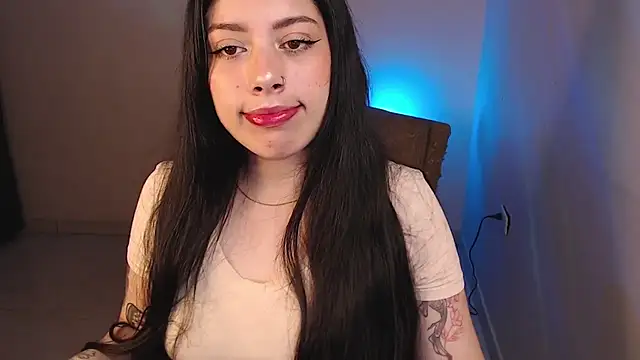 Snapshot of iam_emy chatting on May 2026 04:04:02 PM iam emy online show from May 2026 04:04:02 PM
