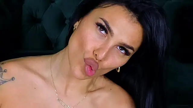 Snapshot of firesbomb777 chatting on December 2024 10:04:01 PM firesbomb777 online show from December 2024 10:04:01 PM