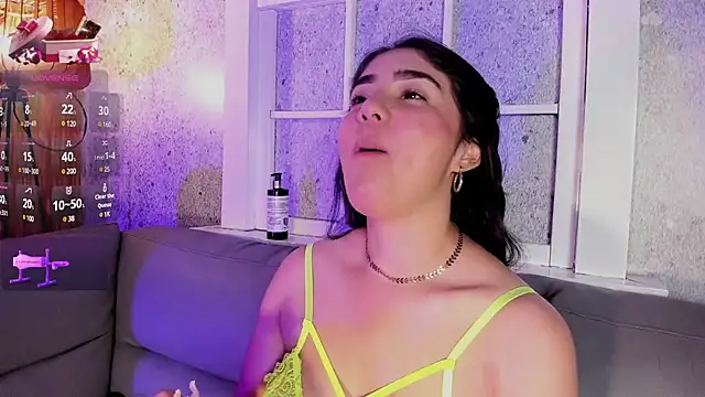 Belliinda 21 online show from February 2025 09:46:01 PM