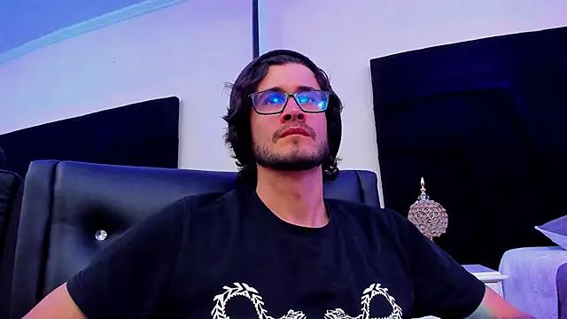 Loggan donnelly online show from January 2025 08:19:02 PM