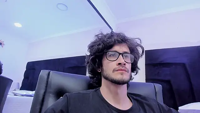 Loggan donnelly online show from January 2025 11:23:01 PM