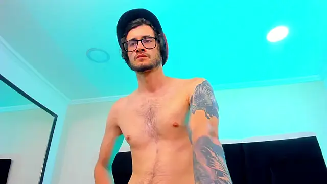 Loggan donnelly online show from February 2025 11:42:02 PM