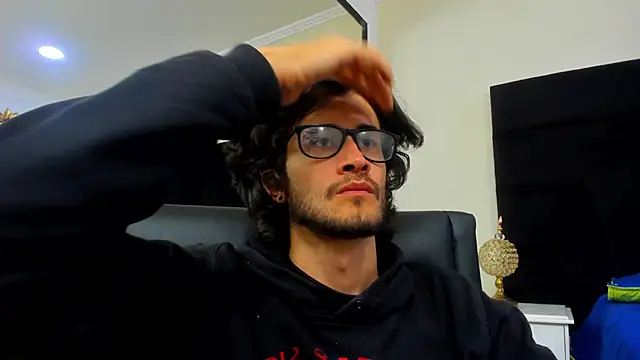 Loggan donnelly online show from February 2025 12:10:01 AM